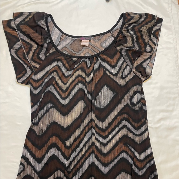 Agenda size large brown chevron blouse - Picture 2 of 4
